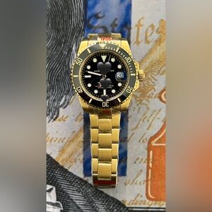 Mens Luxury Diver Style Automatic Stainless Steel Watch All Gold Black Dial 40mm